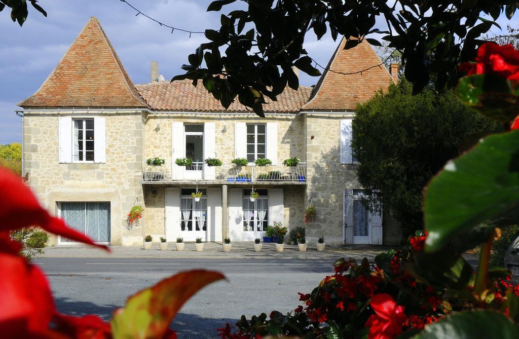 Chez Madeleine Panzió Saint-Colomb-de-Lauzun Kültér fotó